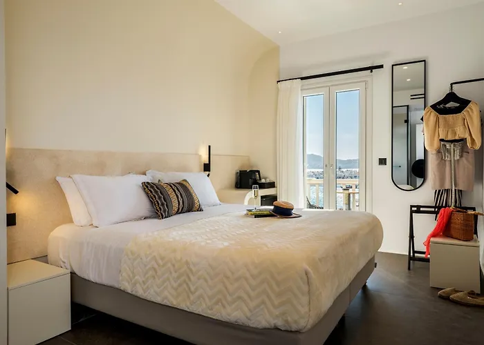 Yalos Sunset View Private Bed & Breakfast