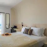 לינה וארוחת בוקר Yalos Sunset View Private 4*