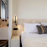 לינה וארוחת בוקר Yalos Sunset View Private