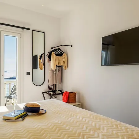 Bed and breakfast Yalos Sunset View Private