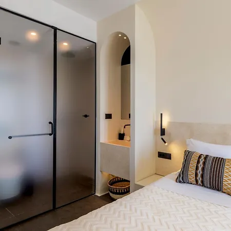 Yalos Sunset View Private Bed & Breakfast 4*