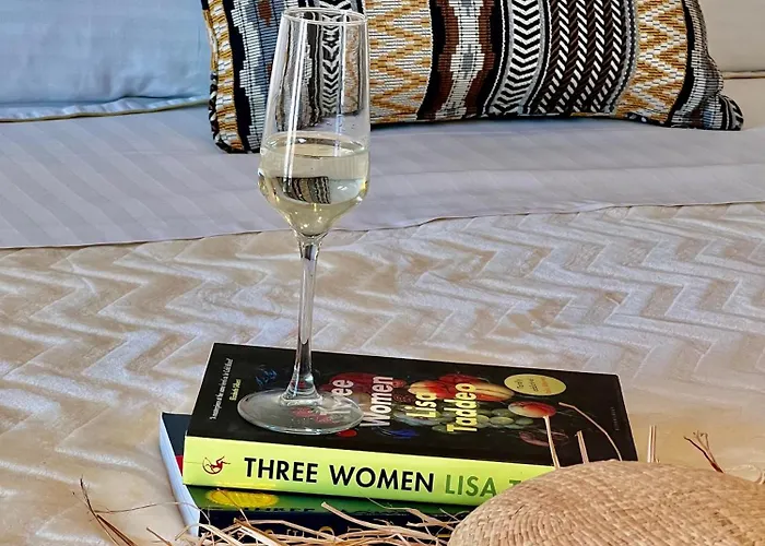 Yalos Sunset View Private 住宿加早餐酒店