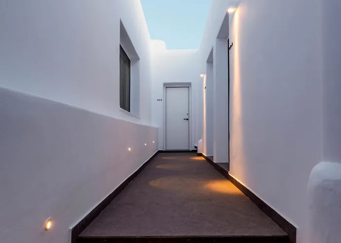 Yalos Sunset View Private 住宿加早餐酒店